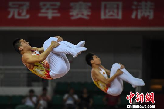 包括董栋、何雯娜在内的中国13个省(市)代表队的317人参赛。　武俊杰 摄